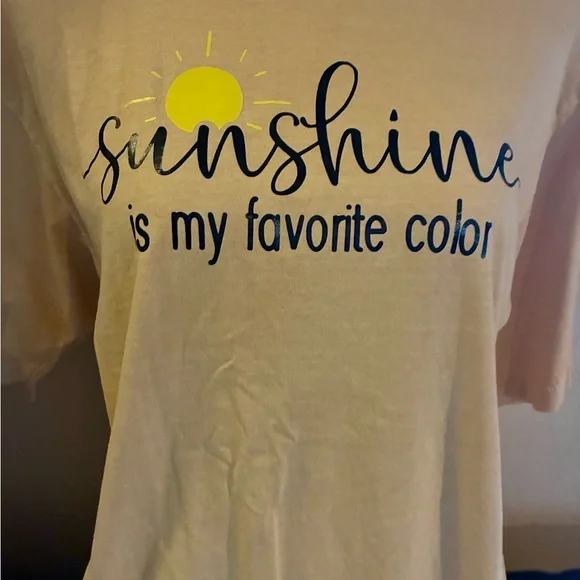 Alton Brooke Original – “Sunshine Is My Favorite Color” Graphic Tee - Picture 2 of 5